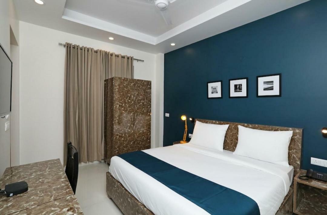 Hotel Galaxy Inn Gurgaon Exterior photo